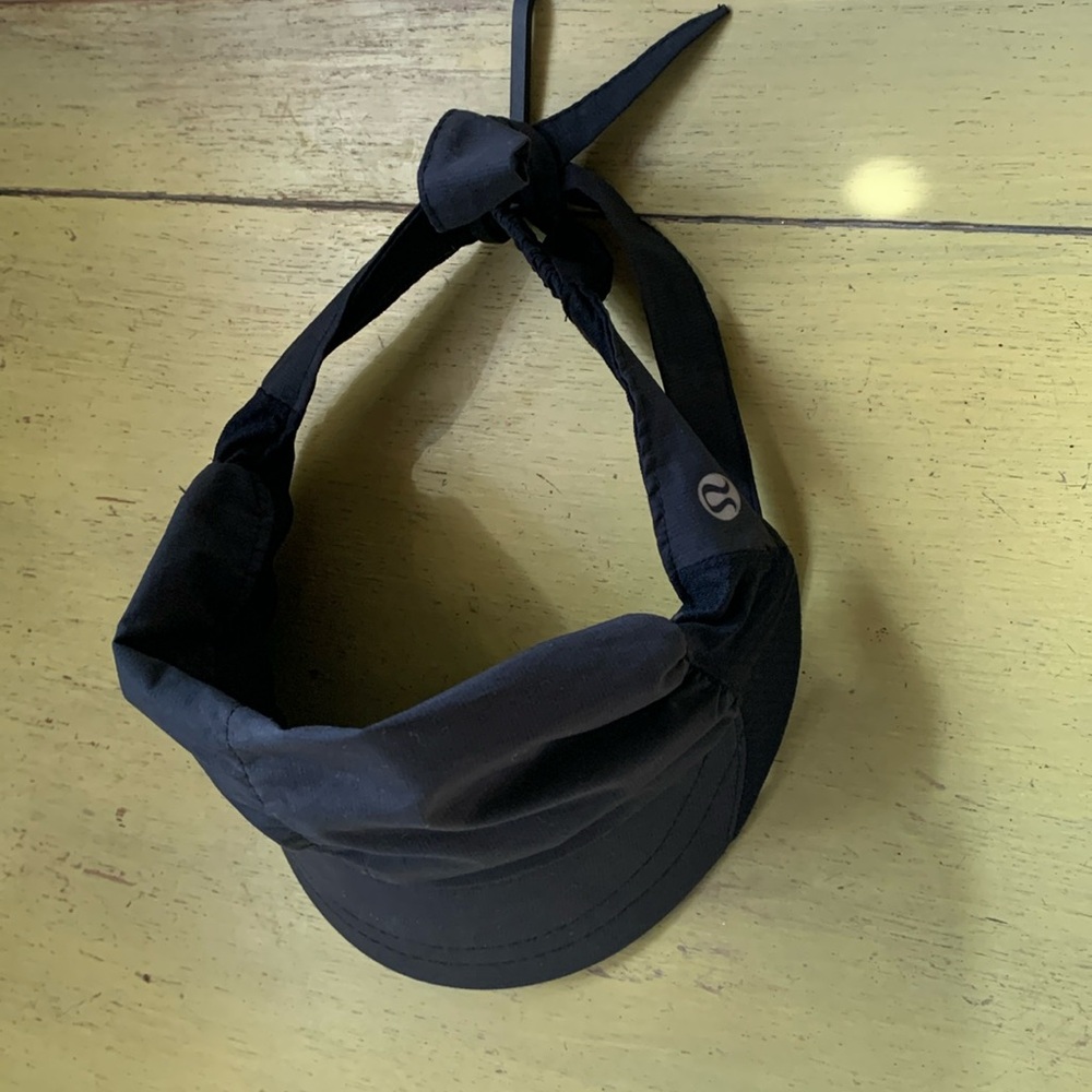 Lululemon Black Stretch Bow Back Tie Womens Visor Cap OS